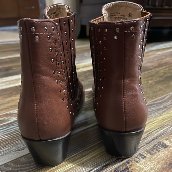 NWT Chase & Chloe Charles Studded Block Heel Boot - Picture 3 of 11